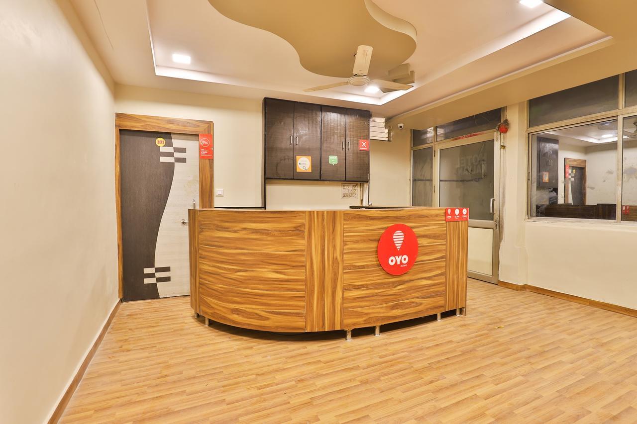 Oyo 11427 Hotel Kalyan 아흐메다바드 외부 사진