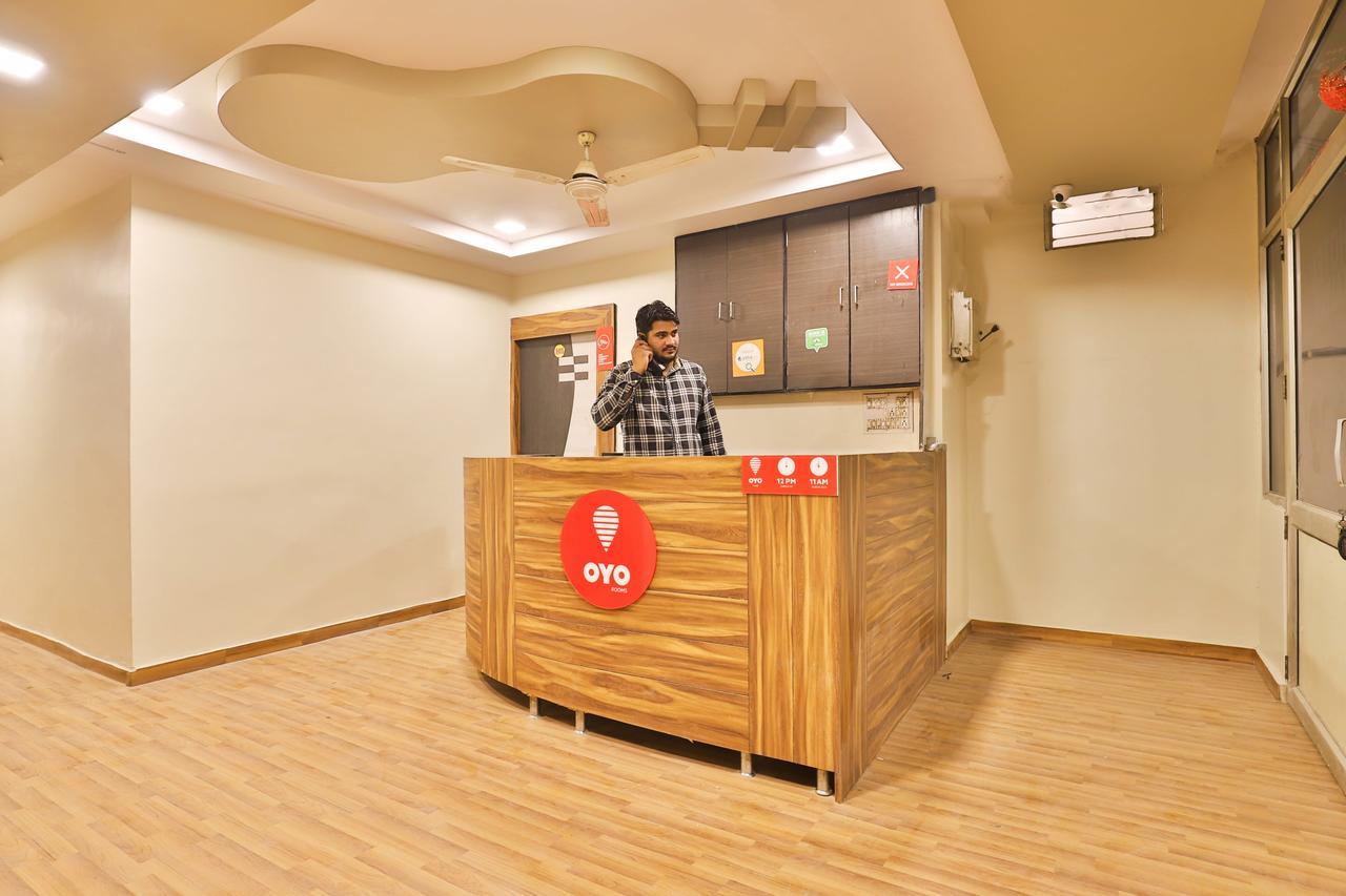 Oyo 11427 Hotel Kalyan 아흐메다바드 외부 사진